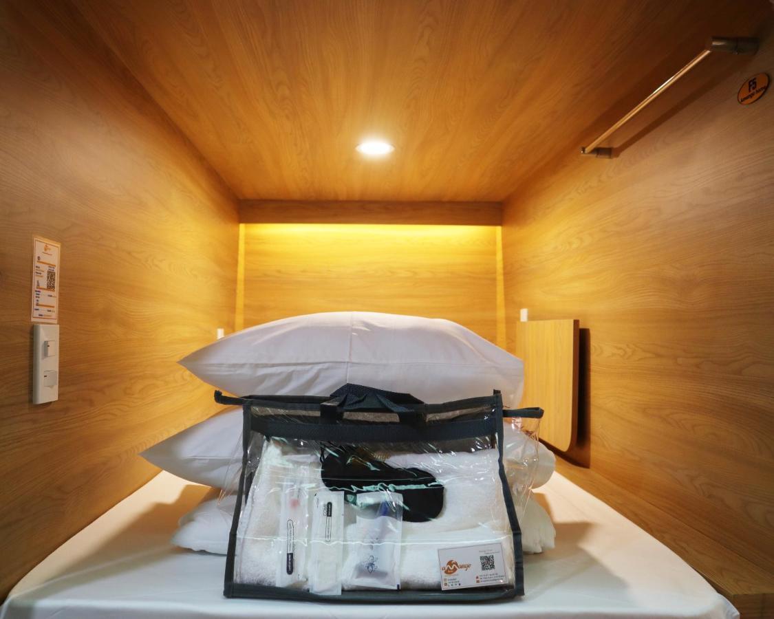 Amango Hostel Хошимин Экстерьер фото