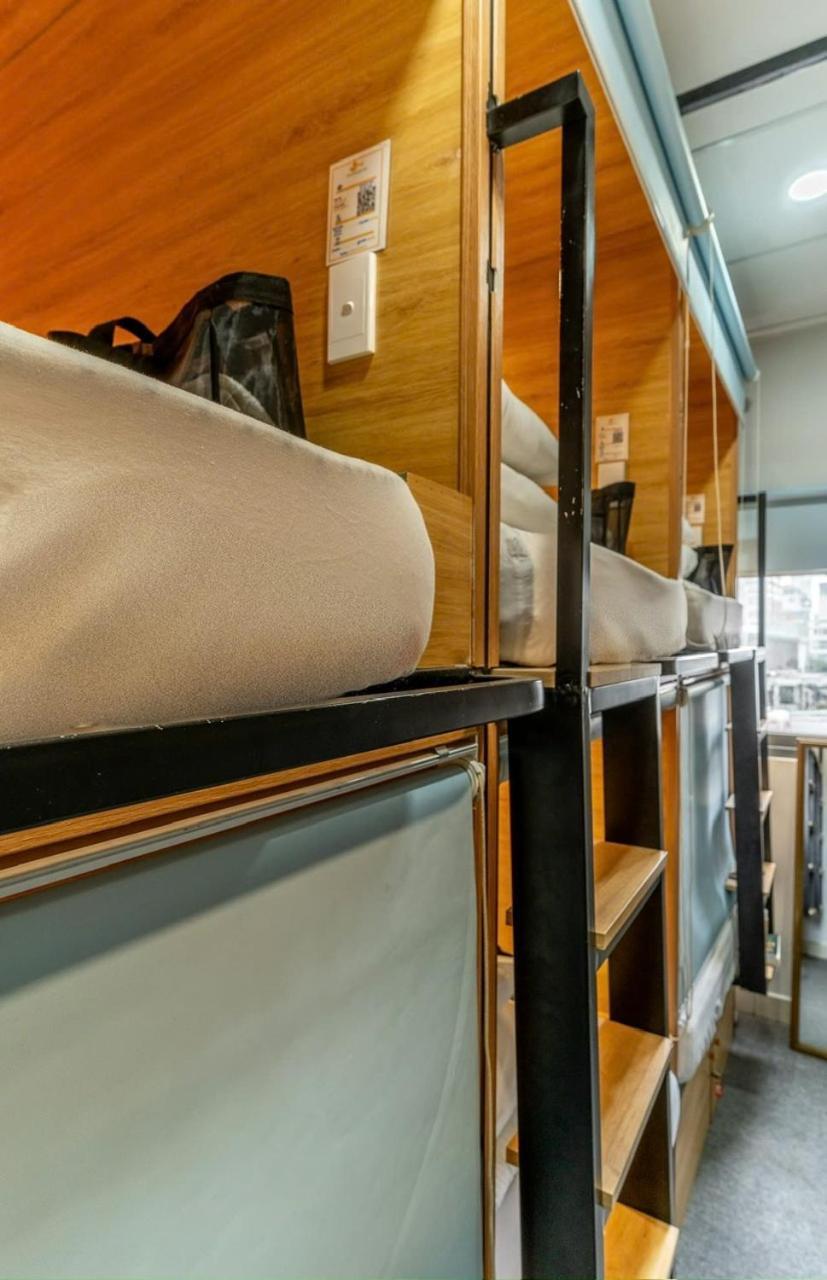 Amango Hostel Хошимин Экстерьер фото