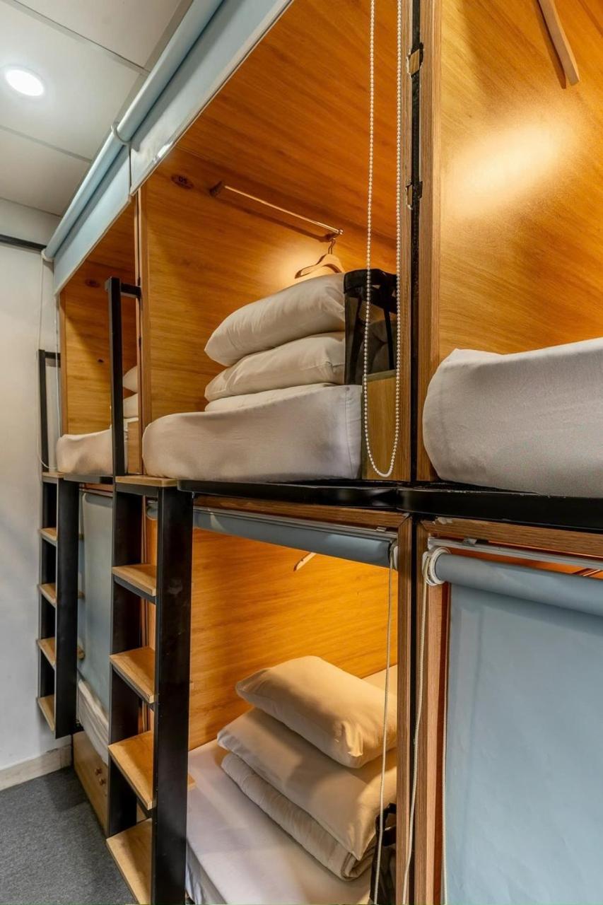 Amango Hostel Хошимин Экстерьер фото