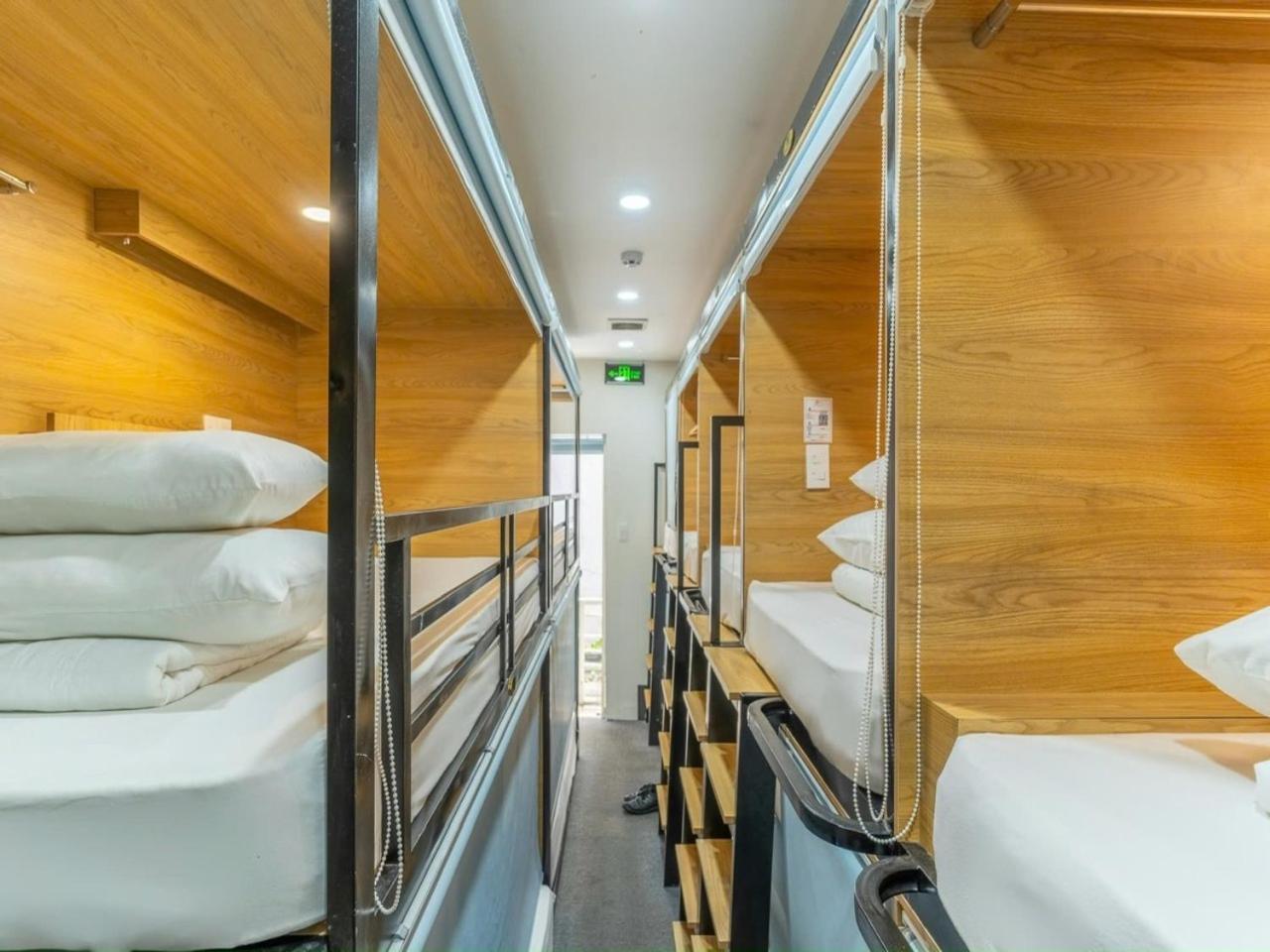 Amango Hostel Хошимин Экстерьер фото